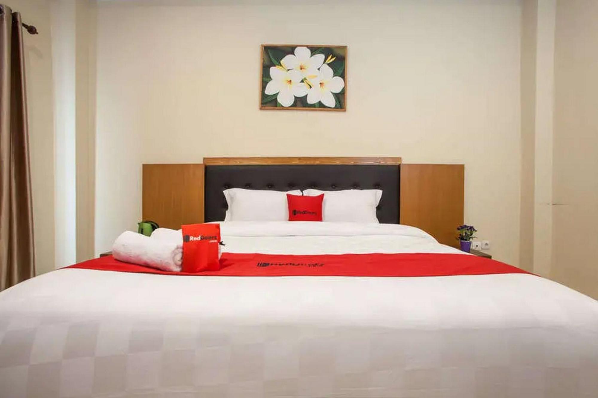 Reddoorz Premium @ Jalan Cengkeh Malang Hotel Kültér fotó