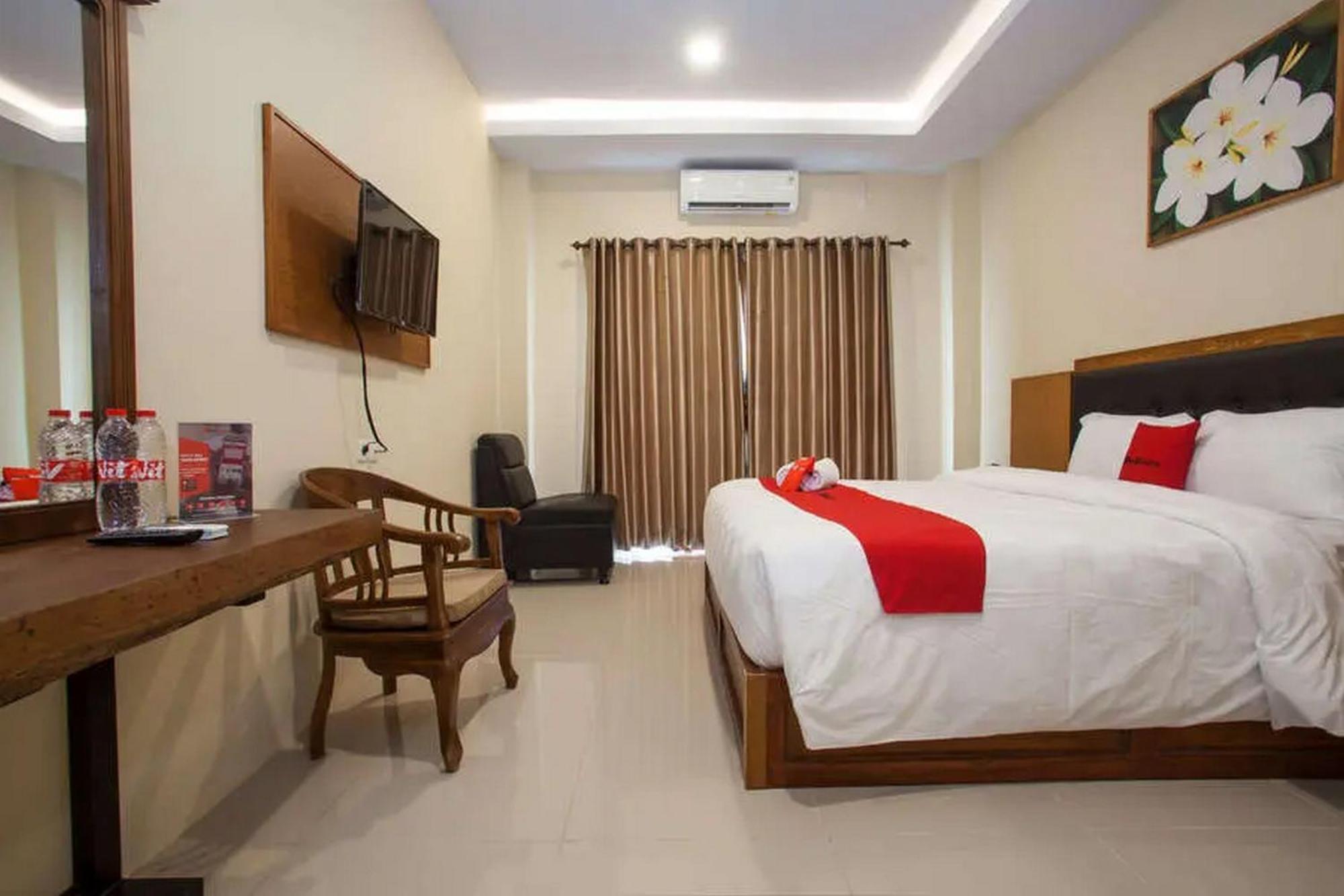 Reddoorz Premium @ Jalan Cengkeh Malang Hotel Kültér fotó
