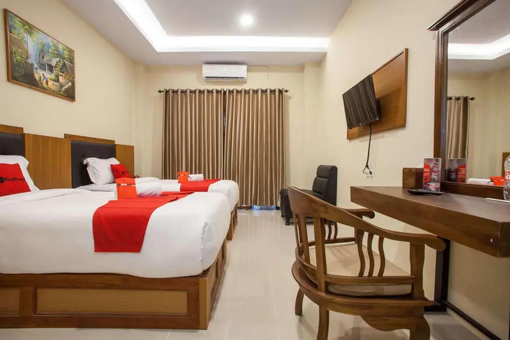 Reddoorz Premium @ Jalan Cengkeh Malang Hotel Kültér fotó