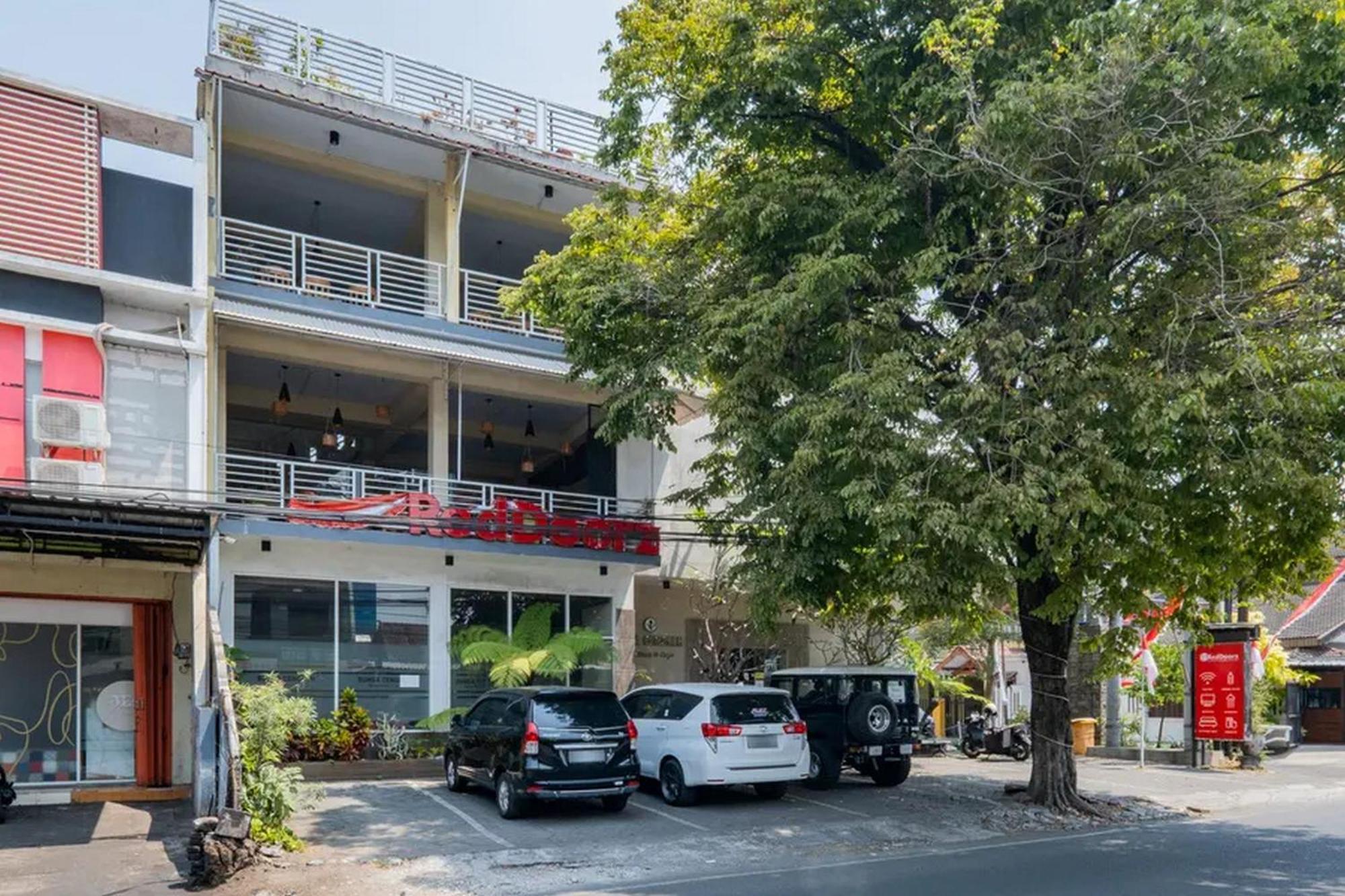 Reddoorz Premium @ Jalan Cengkeh Malang Hotel Kültér fotó