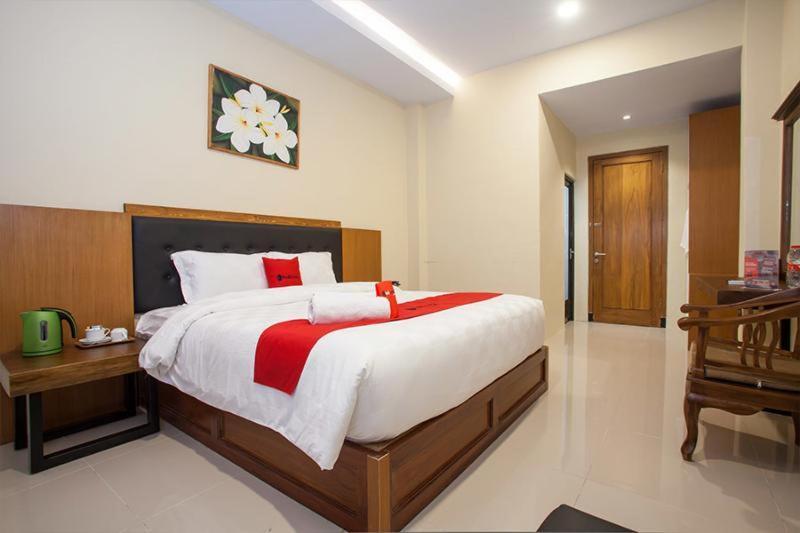 Reddoorz Premium @ Jalan Cengkeh Malang Hotel Szoba fotó